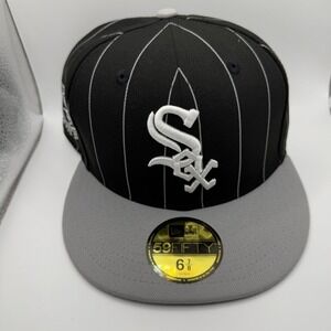 New Era 59FIFTY Chicago White Sox Black/White Fitted 6 7/8 Pinstripe Hat